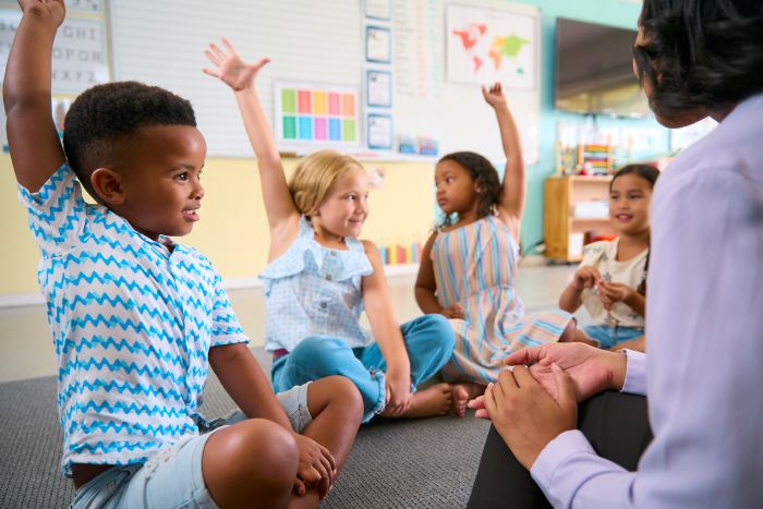 Tendências na Educação Infantil para 2026 1 Foto de alunos participando de aula